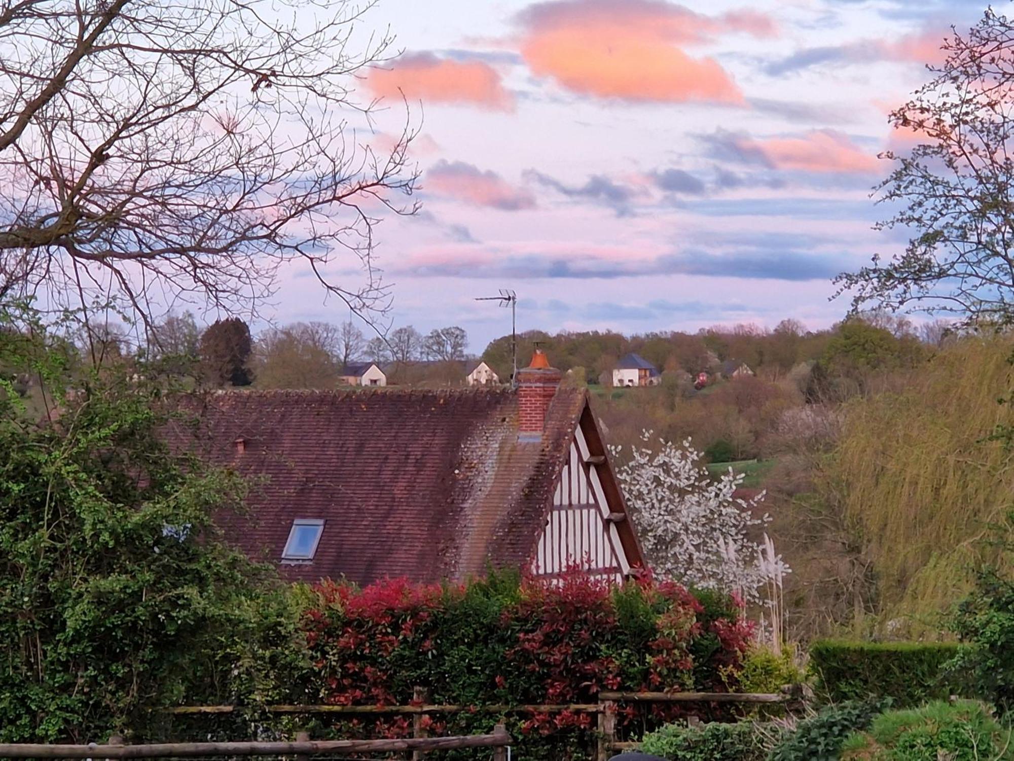 Relais Equestre Du Miloir - Chambres D'Hotes Saint-Desir ภายนอก รูปภาพ